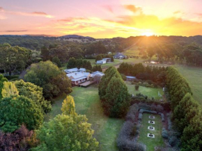 Aylmerton House and Cottage for 14 Southern Highlands